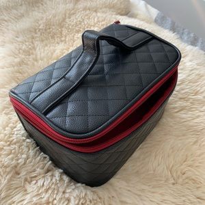Makeup tote